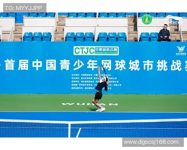 重庆网球队在锦标赛中的团队协作展现出无与伦比的默契与拼搏精神